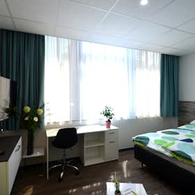 单间公寓 正在以 €1,395 的月租出租，其位于 Offenbach, Kaiserstraße