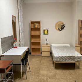 Private room for rent for €520 per month in Barcelona, Carrer de Calàbria