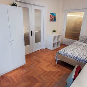 Отдельная комната сдается в аренду за 350 € в месяц в Zográfos, Efthymiou Kladou