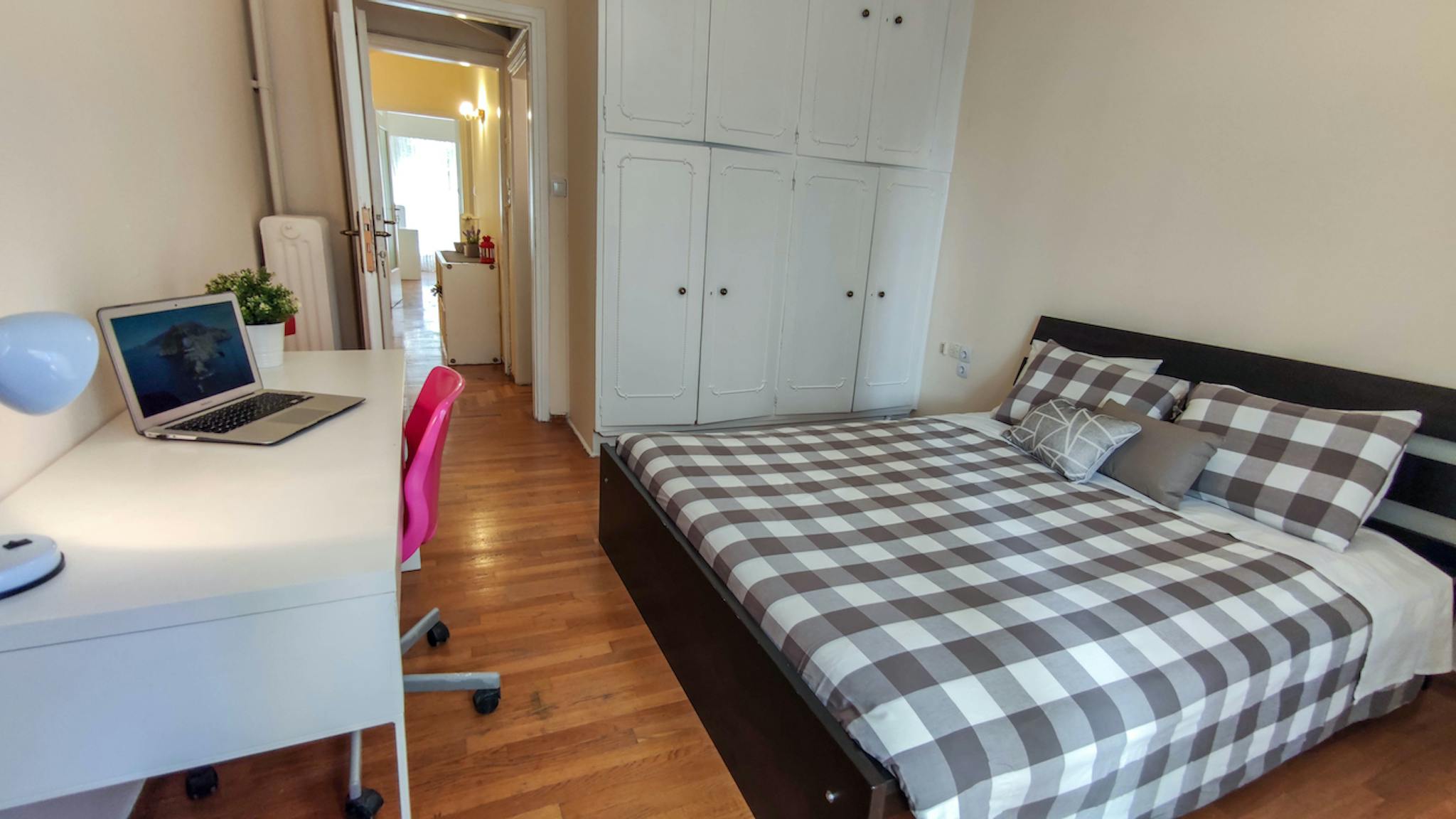 Efthymiou Kladou, Zográfos preview