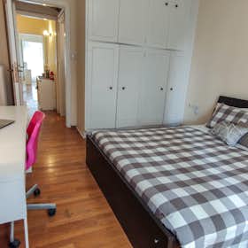 Отдельная комната сдается в аренду за 350 € в месяц в Zográfos, Efthymiou Kladou