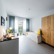 Studio for rent for €800 per month in Essen, Friedrich-Ebert-Straße
