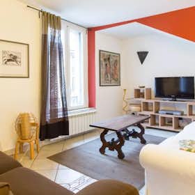 Apartment for rent for €2,200 per month in Milan, Via Sebenico