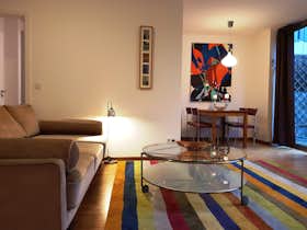 公寓 正在以 €2,700 的月租出租，其位于 Hamburg, Fischers Allee