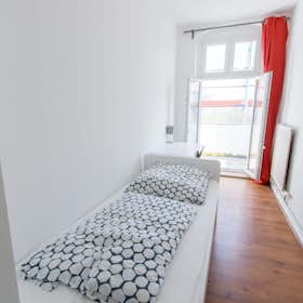 Private room for rent for €710 per month in Berlin, Hermannstraße