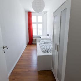Private room for rent for €690 per month in Berlin, Hermannstraße