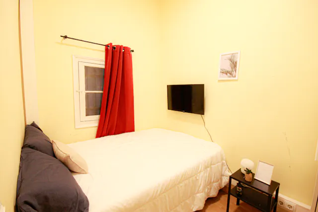 Private room in Carrer d'Aribau, Barcelona (1057771) room image 2
