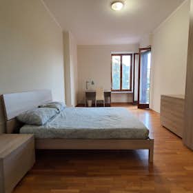 Private room for rent for €580 per month in Turin, Corso Massimo d'Azeglio