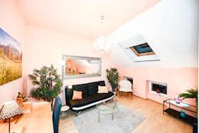 Apartamento para alugar por € 1.620 por mês em Bonn, Endenicher Straße