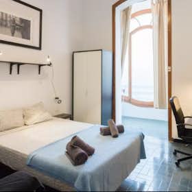 Private room for rent for €699 per month in Barcelona, Carrer de Sants