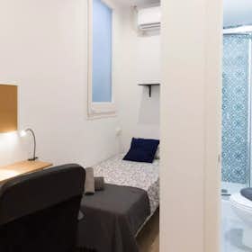 Private room for rent for €649 per month in Barcelona, Carrer de Sants