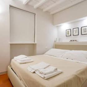 Apartment for rent for €4,000 per month in Florence, Costa San Giorgio