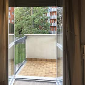 Отдельная комната сдается в аренду за 600 € в месяц в Torre del Greco, Viale Ungheria