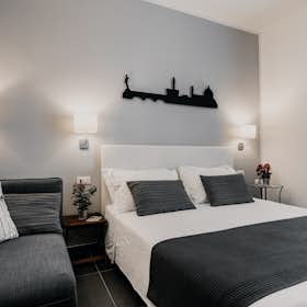 私人房间 正在以 €700 的月租出租，其位于 Florence, Via Urbano Rattazzi