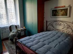 私人房间 正在以 €450 的月租出租，其位于 Genoa, Via Enrico Cravero