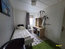Chambre privée à louer pour 6 069 SEK/mois à Stockholm, Varpholmsgränd