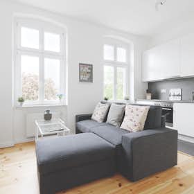 Apartment for rent for €2,700 per month in Berlin, Brunnenstraße