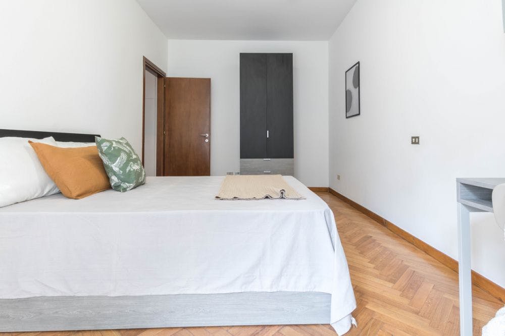 Double room Madrid, 1 bed, 20m² — photo 16
