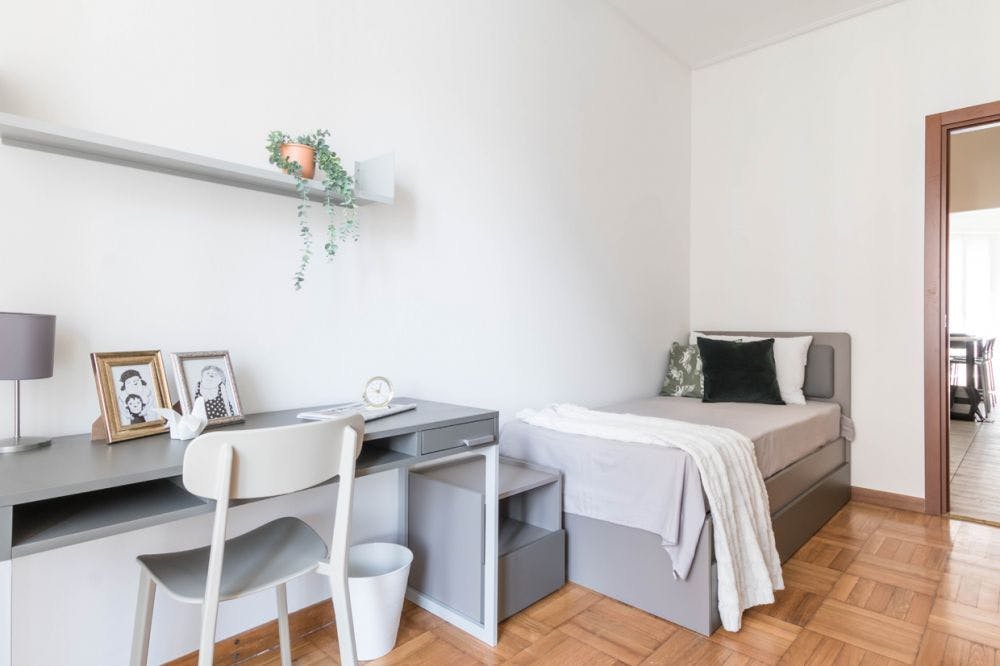 Private room for rent for €890 per month in Milan, Via Renato Fucini