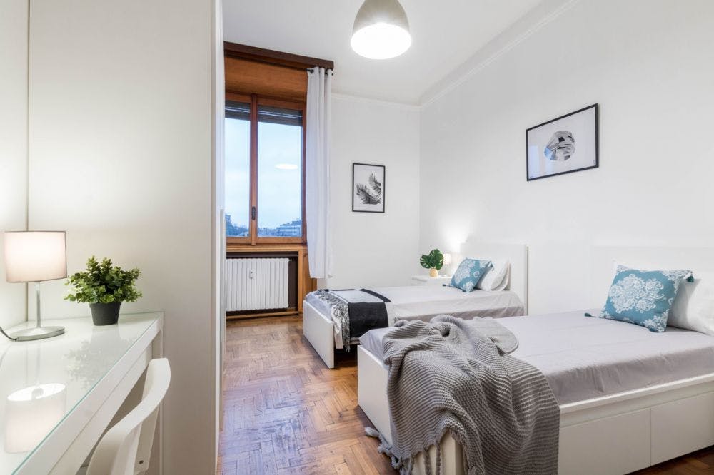 Shared room for rent for €610 per month in Milan, Viale Regina Margherita