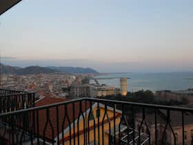 Apartament de închiriat pentru 600 EUR pe lună în Salerno, Via Madonna del Monte