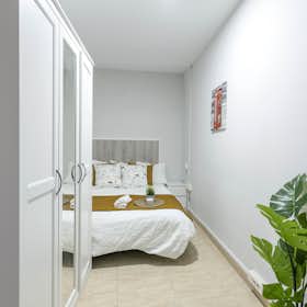 Private room for rent for €395 per month in Valencia, Carrer de Xàtiva