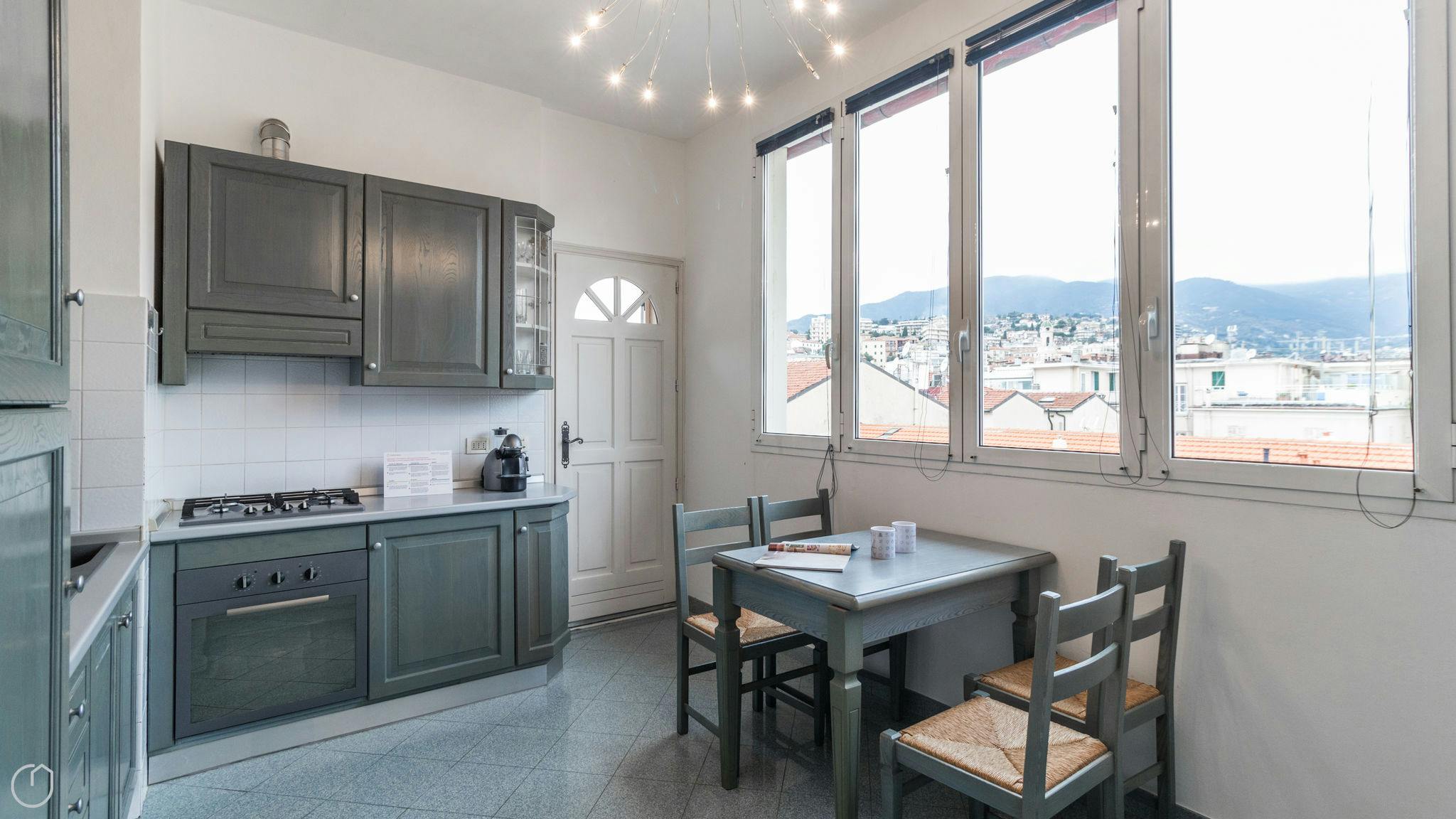 Квартира сдается в аренду за 1 € в месяц в San Remo, Via Roma