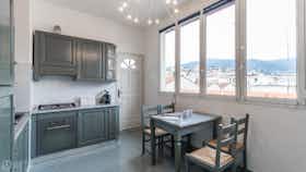 Appartement te huur voor € 1.705 per maand in San Remo, Via Roma