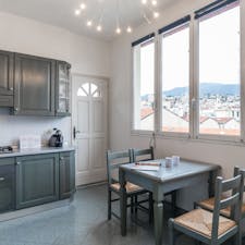 Apartment for rent for €1,343 per month in San Remo, Via Roma