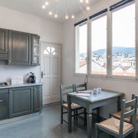 Apartment for rent for €1,650 per month in San Remo, Via Roma
