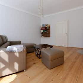 Apartment for rent for €1,990 per month in Reichenau an der Rax, Haus-am-Stein-Gasse