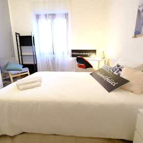 Отдельная комната сдается в аренду за 395 € в месяц в Sassari, Via Torino