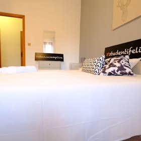 Pokój prywatny do wynajęcia za 395 € miesięcznie w mieście Sassari, Via Torino