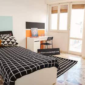 Отдельная комната сдается в аренду за 390 € в месяц в Sassari, Via Nizza