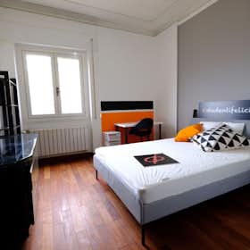 Отдельная комната сдается в аренду за 395 € в месяц в Sassari, Via Leonardo Alagon
