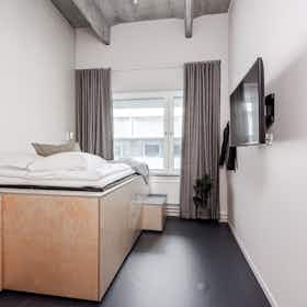 Chambre privée à louer pour 14 068 SEK/mois à Stockholm-Arlanda, Kabinvägen