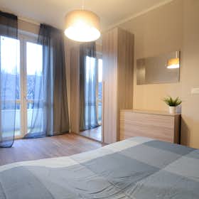 Apartament de închiriat pentru 990 EUR pe lună în Turin, Via Aosta