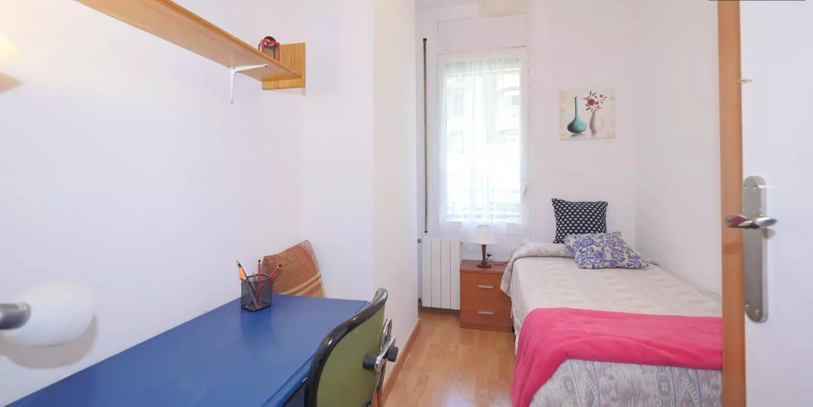 Private room for rent for €510 per month in Barcelona, Carrer de Villarroel