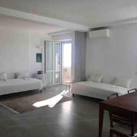 Appartement te huur voor € 1.800 per maand in Camaiore, Via Nazario Sauro