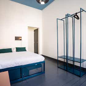 Appartement te huur voor € 870 per maand in Brussels, Rue Leys