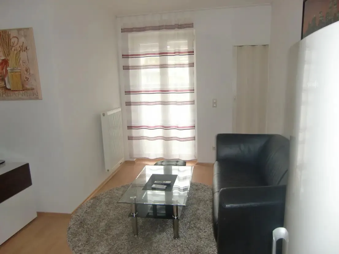 1-Bedroom Apartment in Rethelstraße, Düsseldorf (1063594) ROOM 1