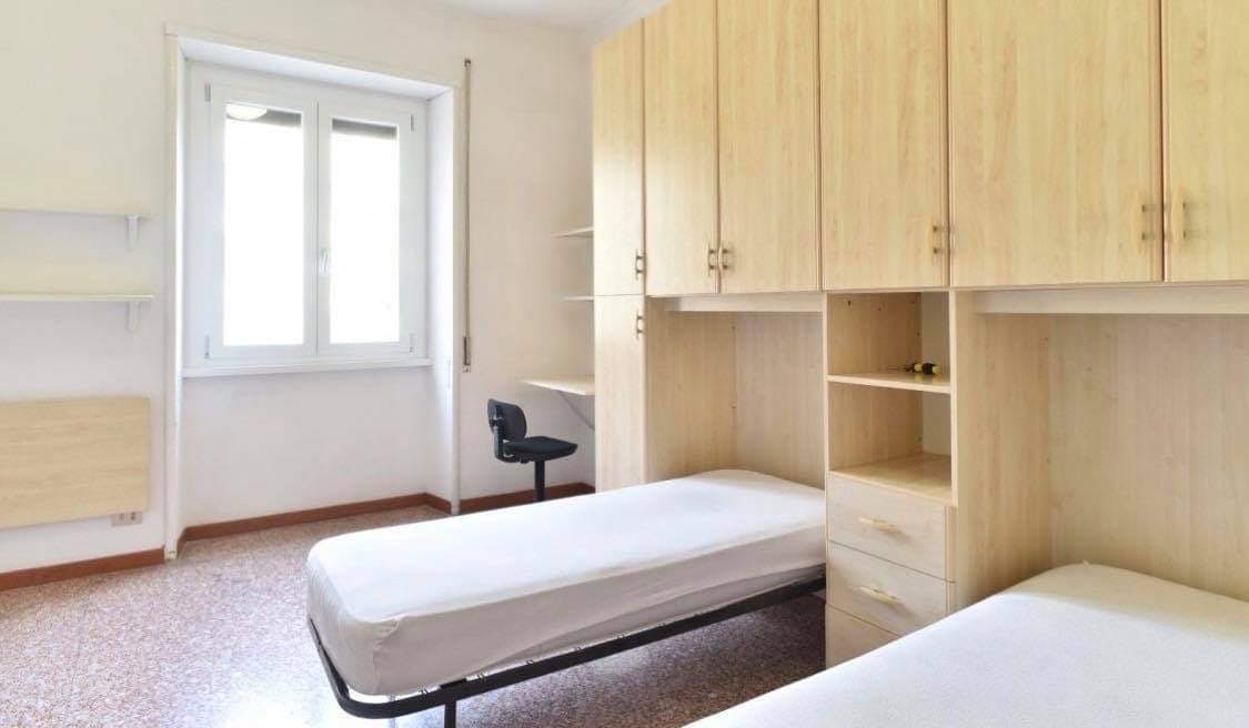 Mehrbettzimmer zu mieten für 900 € pro Monat in Rome, Via Augusto Murri