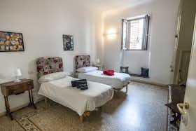 Private room for rent for €400 per month in Florence, Via di Barbano