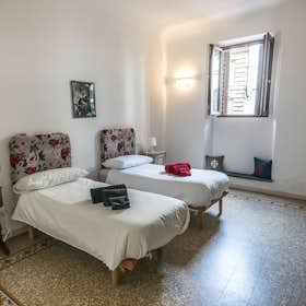 Private room for rent for €400 per month in Florence, Via di Barbano