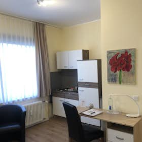 Apartment for rent for €1,250 per month in Düsseldorf, Harleßstraße