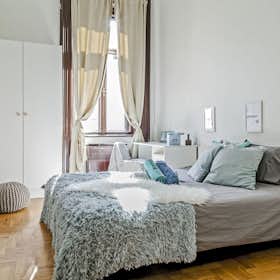 Private room for rent for HUF 141,894 per month in Budapest, Erzsébet körút