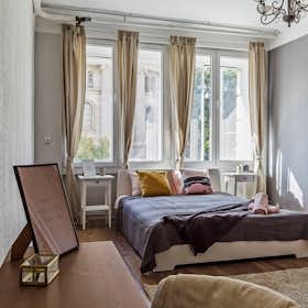 Private room for rent for HUF 161,897 per month in Budapest, Révay utca