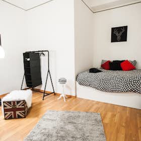 Chambre privée for rent for 145 836 HUF per month in Budapest, Teréz körút