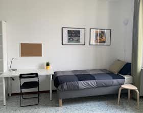 Pokój współdzielony do wynajęcia za 430 € miesięcznie w mieście Milan, Viale Brianza