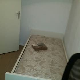 Отдельная комната сдается в аренду за 730 € в месяц в Amsterdam, Aurikelstraat